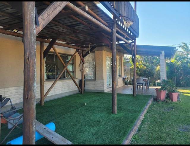 3 BEDROOM HOUSE FOR SALE IN UVONGO BEACH